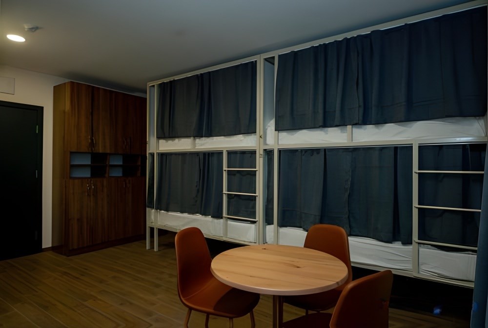 Кровать в хостеле