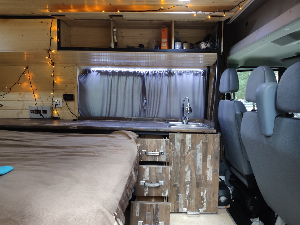 Фото AWD Ford Transit Camper Van