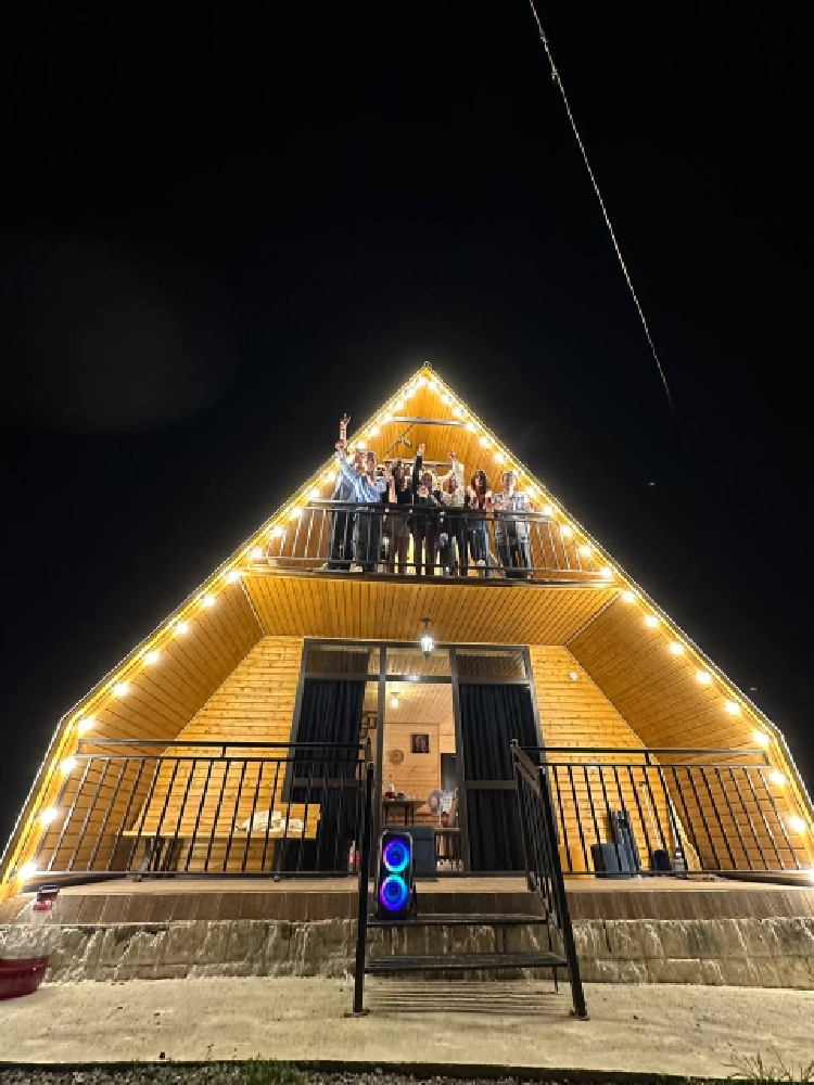 Фото Cozy family-friendly Cottage in Surami