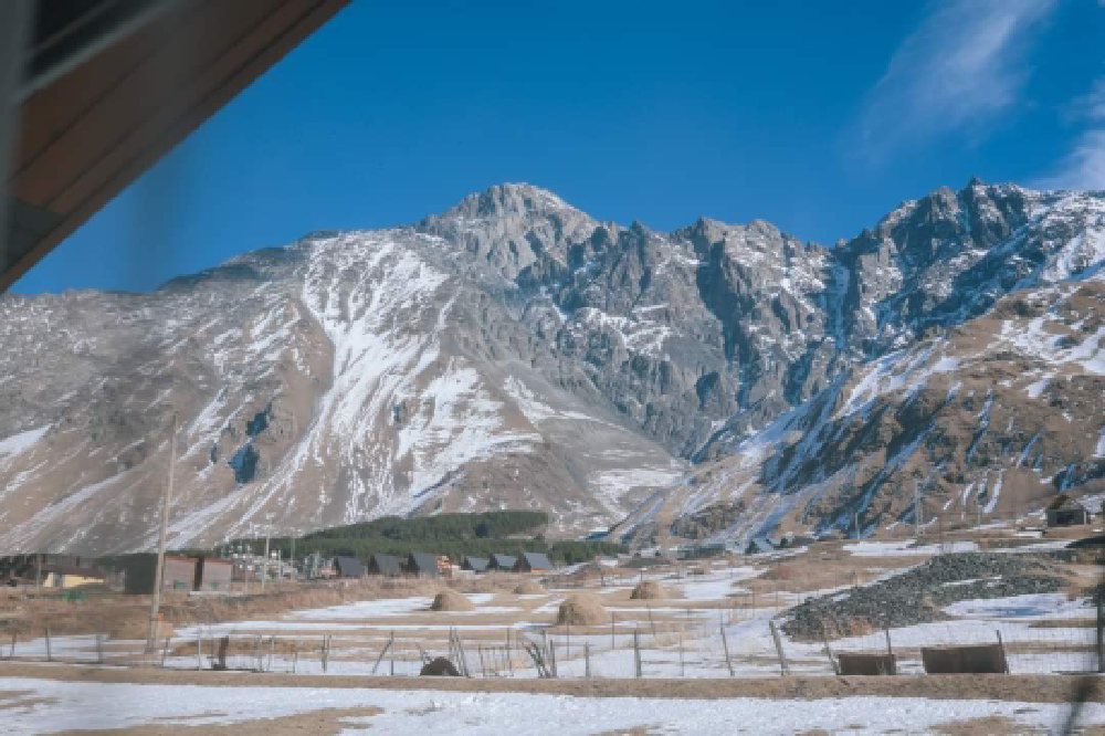 Фото Family-friendly Cottage in Stepantsminda
