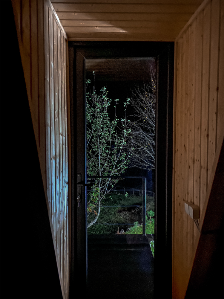 Фото Hillside cottage