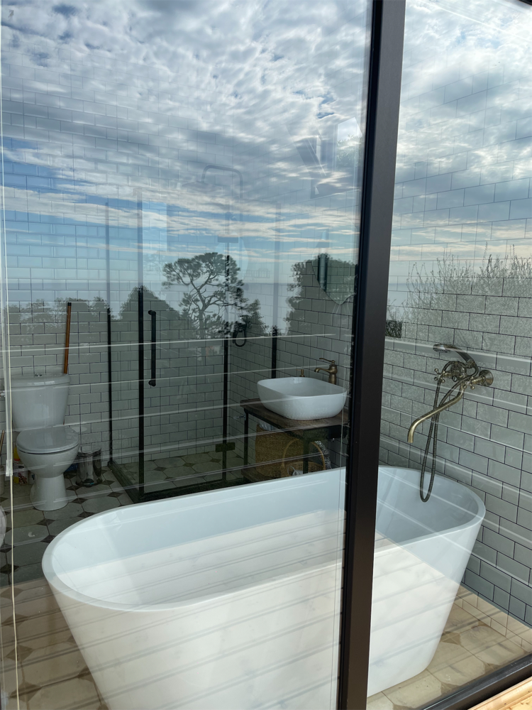 Photo of Sunland with panoramic bath