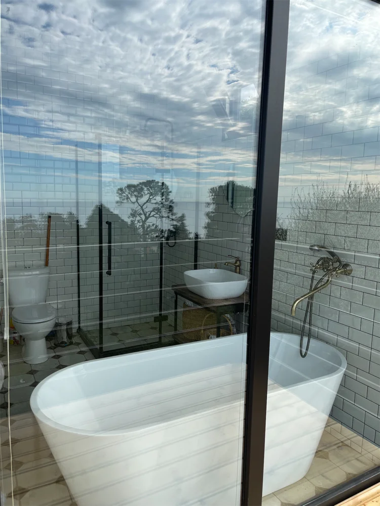 Photo of Sunland with panoramic bath