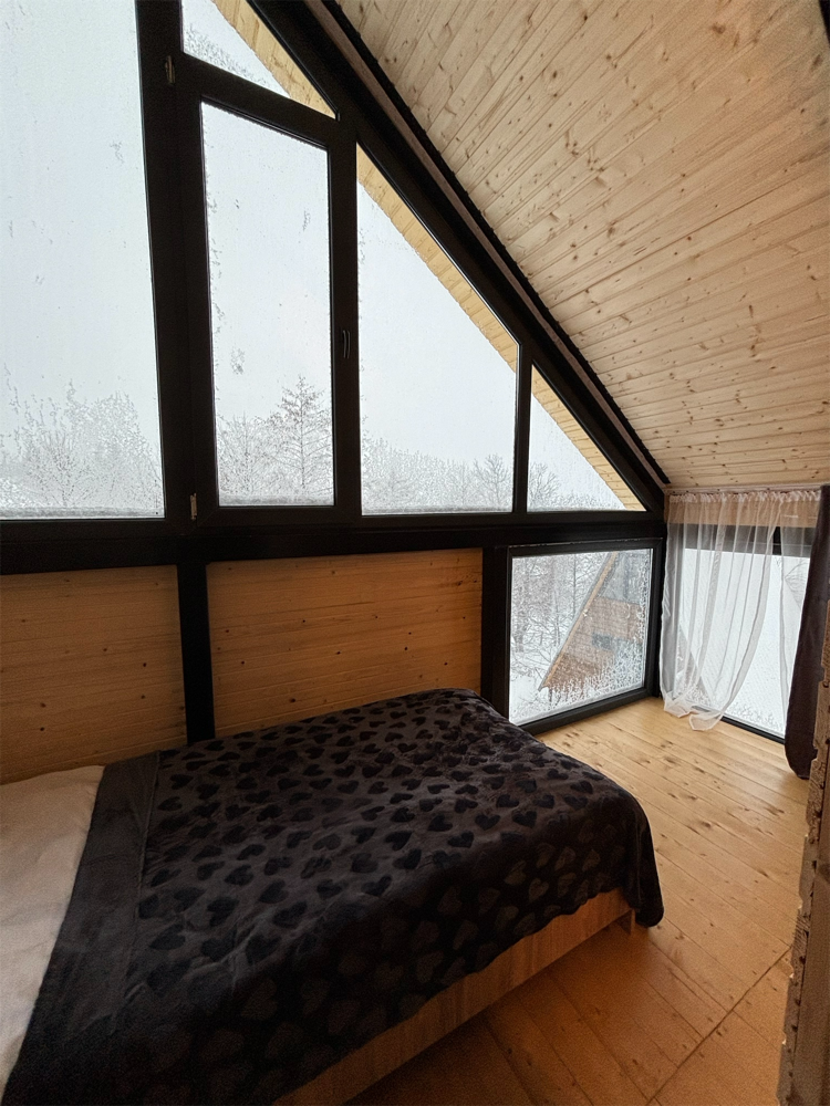 Фото Wooden family-friendly Cottage in Gomarduli